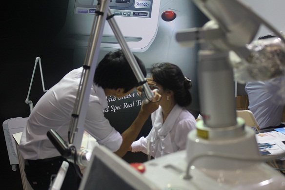 Sarah Le chính thức ký kết hợp đồng độc quyền tại Việt Nam